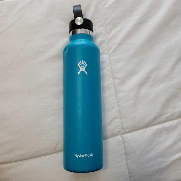 ⭐4/$10⭐ Blue Hydro Flask water bottle - Picture 1 of 6